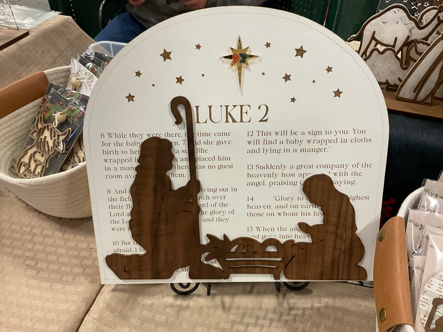 Luke shelf sitter