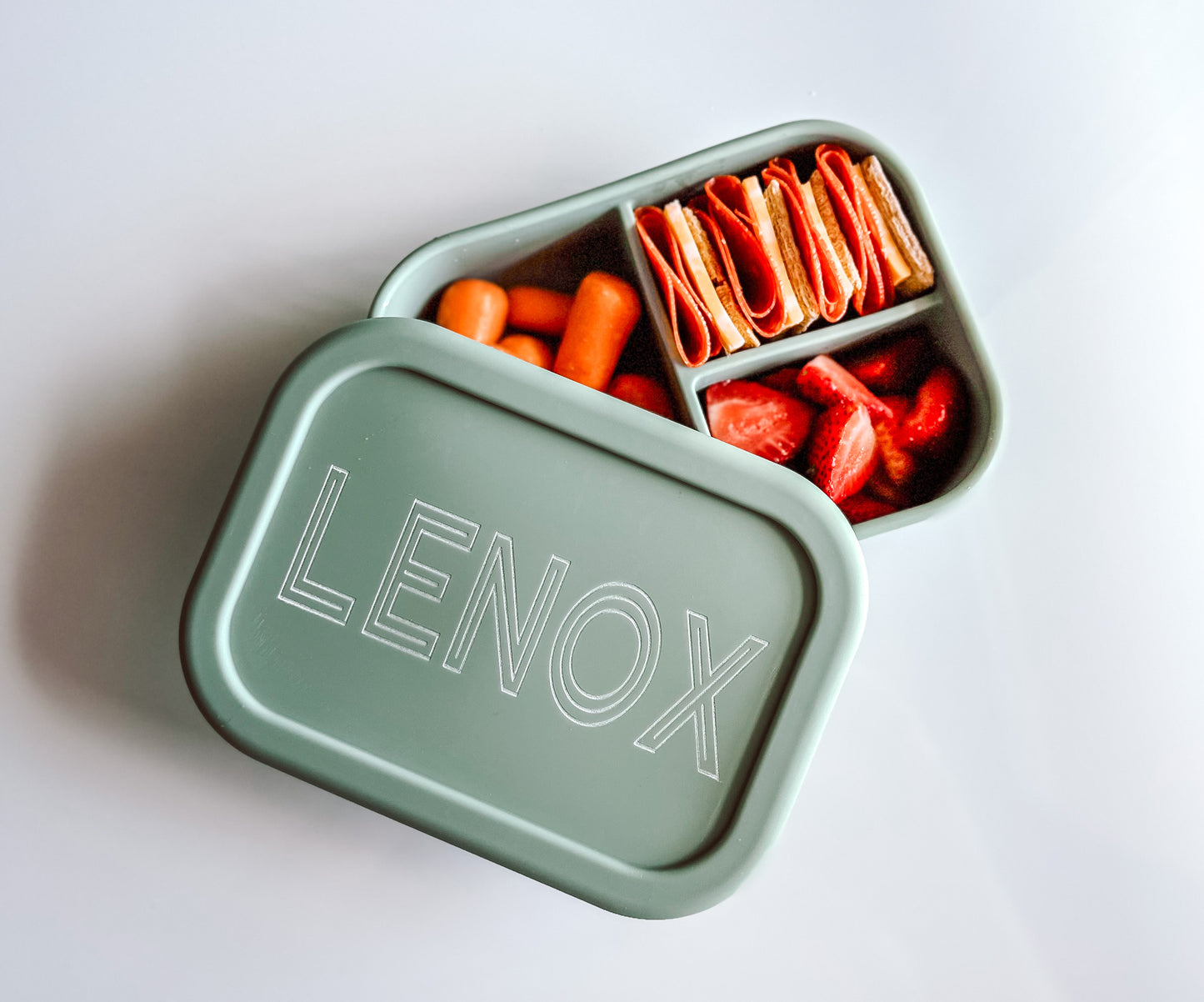 Personalized name silicone Lunch Box for kids, bento box, back to school, daycare snack box, snackle box, gift for child, travel snack tote