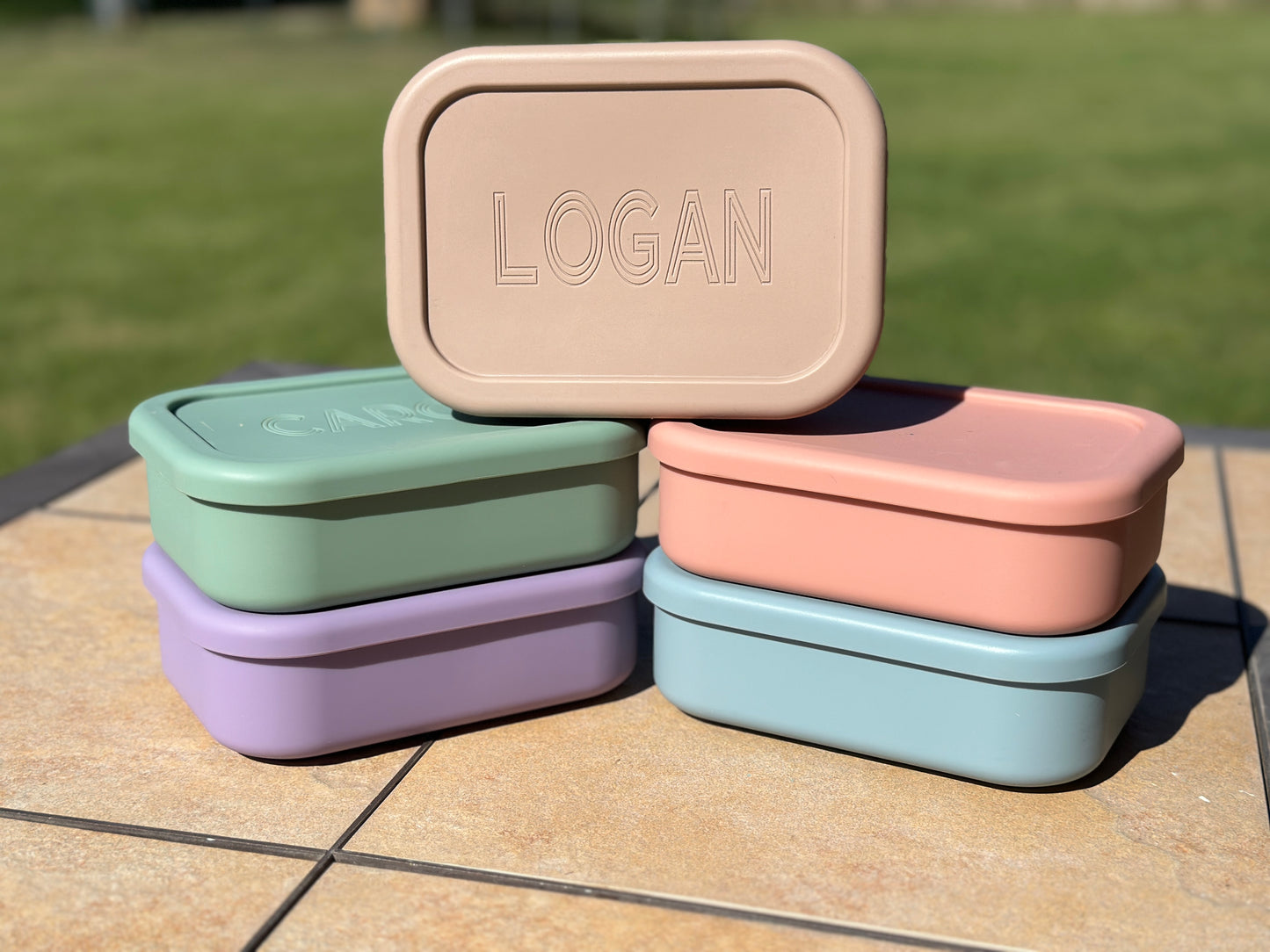 Personalized name silicone Lunch Box for kids, bento box, back to school, daycare snack box, snackle box, gift for child, travel snack tote